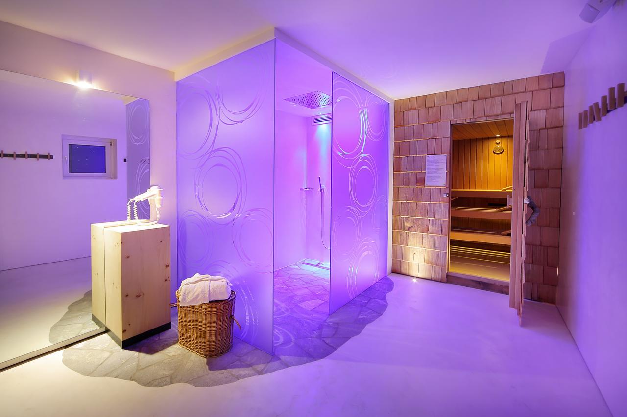 Astor Suites B&B セルヴァ・ディ・ヴァル・ガルデーナ エクステリア 写真
